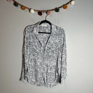Bella Dahl patterned button down shirt